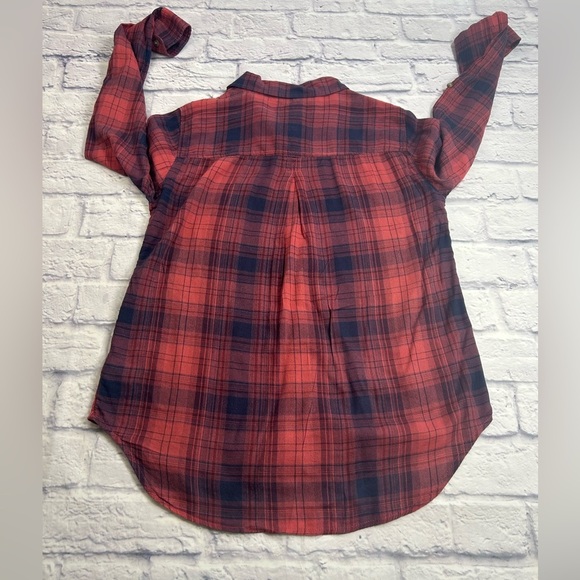 American Eagle Outfitters Red and Black Plaid Shirt. Boyfriend Fit. Size Small. - Picture 9 of 9